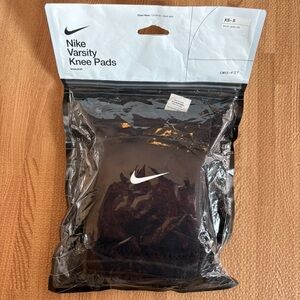 Nike Varsity Knee Pads Volleyball – XS/S – Black – New in Sealed Package